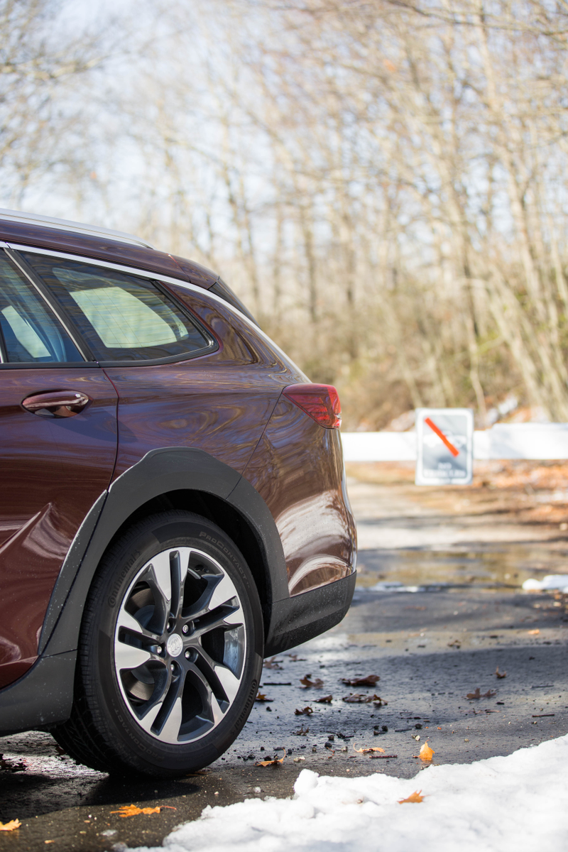 Illustration for article titled The 2018 Buick Regal TourX Is A Return Of The Classic American Family Car